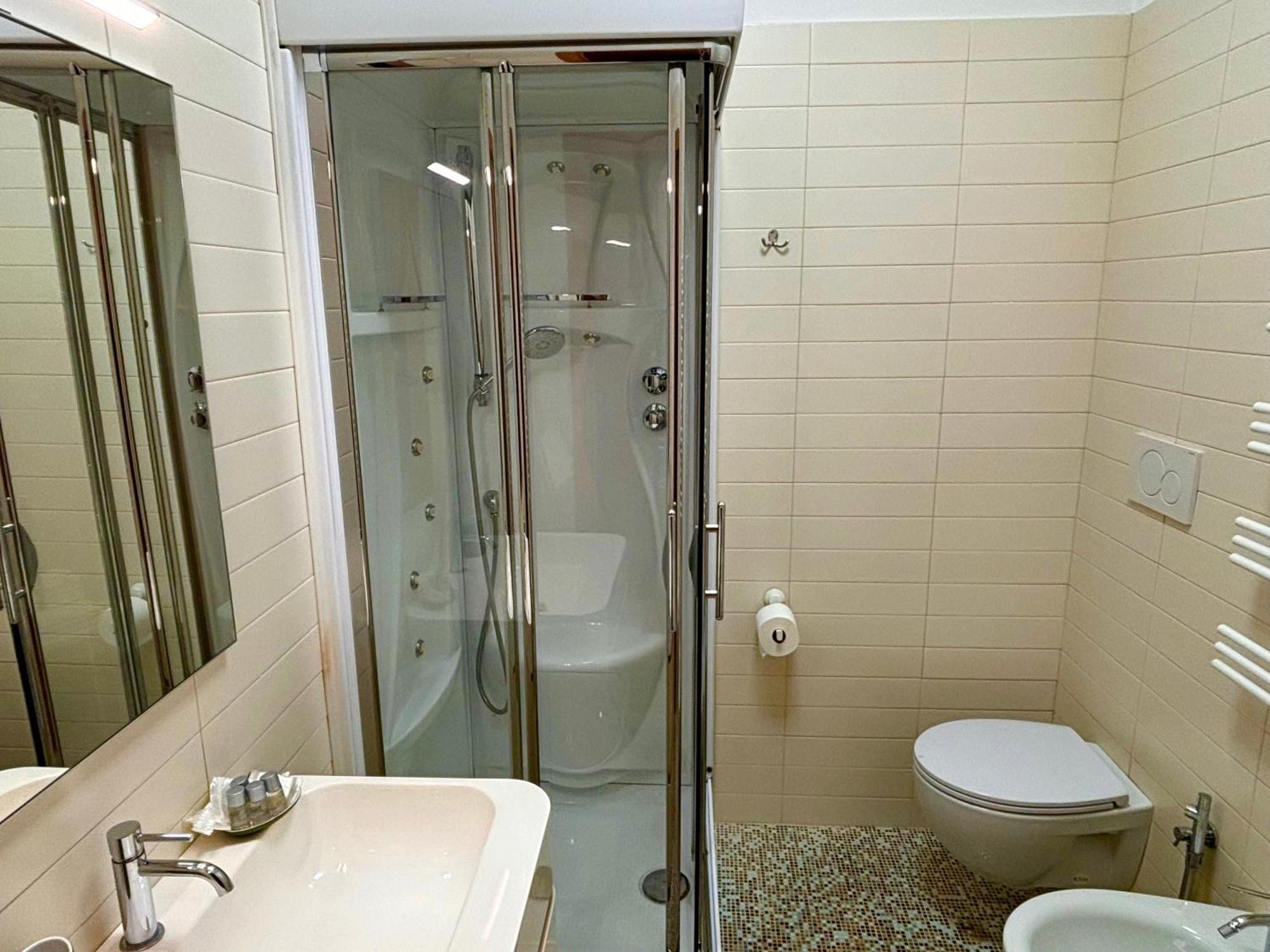 Dadu 14 Hotel Bari Luaran gambar